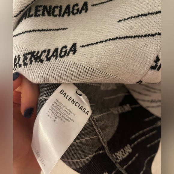 Balenciaga grey/black fitted button-up cardigan! Sz L - Picture 4 of 7